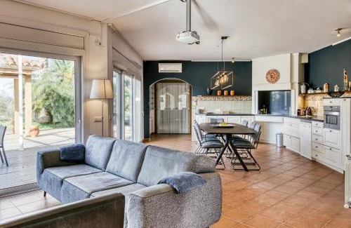 Torroella de Fluvia Villa | Can Miquel