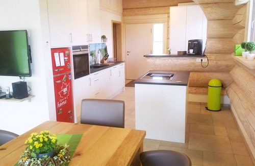 Langweiler Chalet De Esquí | Cabañas canadienses con vista al lago y al parque nacional / nuevo edificio!