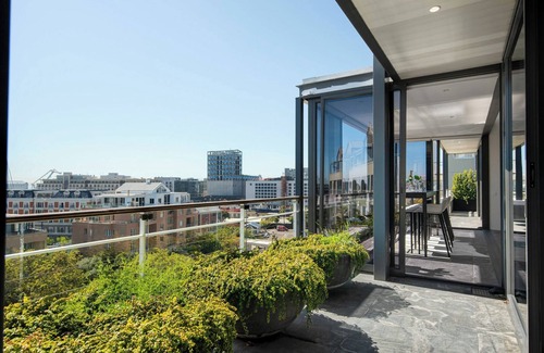 Cape Town City Centre Villa | Canal facing Penthouse 601 Dovenby