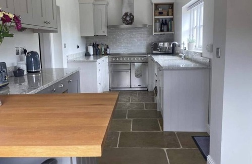 Himley Cabaña | Canalside Lock House