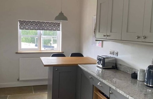 Himley Cabaña | Canalside Lock House