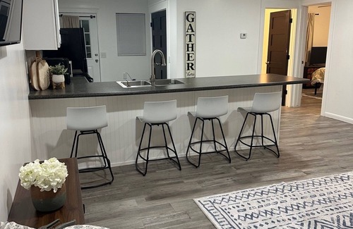 Higgston Cabaña | Canary Cottage in Beautiful Ailey, GA