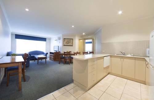 Dickson Hotel | Canberra Parklands Central