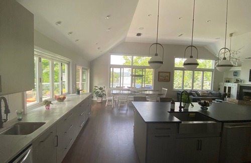 Danbury Casa | Candlewood Lake Perfection: Casa grande con piscina en el lago con capacidad para 13-19.