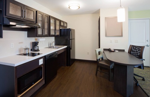 Bemidji Hotel | Candlewood Suites Bemidji - Paul Bunyan by IHG