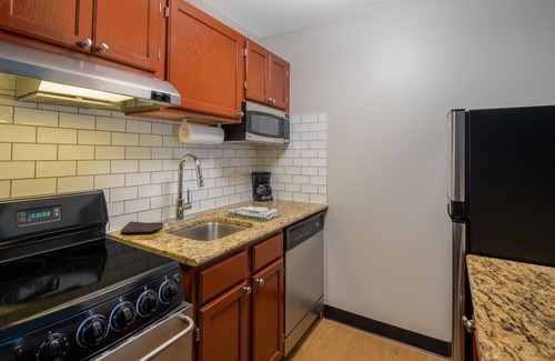 Danvers Hotel | Candlewood Suites Boston North Shore Danvers by IHG