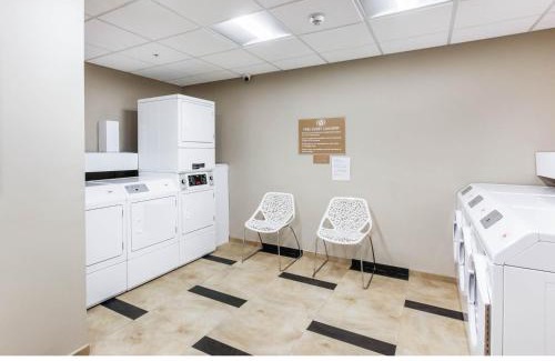 Brighton Hotel | Candlewood Suites - Brighton by IHG