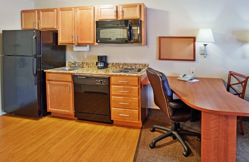 Columbus Hotel | Candlewood Suites Columbus Fort Benning by IHG