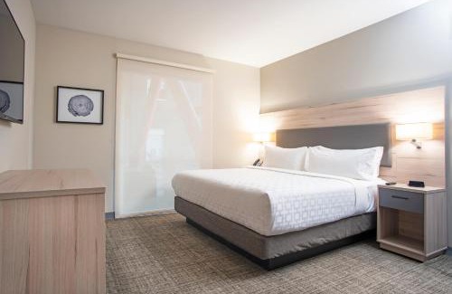 Zapopan Hotel | Candlewood Suites - Guadalajara Galerias by IHG