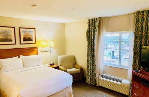 Hot Springs Hotel | Candlewood Suites Hot Springs by IHG
