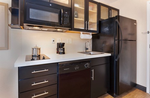 Rocky Mount Hotel | Candlewood Suites Rocky Mount by IHG