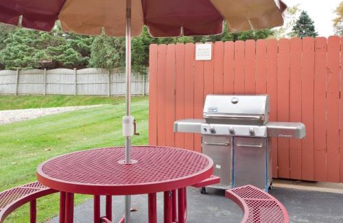 Rockford Hotel | Candlewood Suites Rockford by IHG