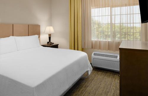 Turlock Hotel | Candlewood Suites Turlock by IHG