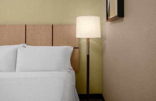 Turlock Hotel | Candlewood Suites Turlock by IHG