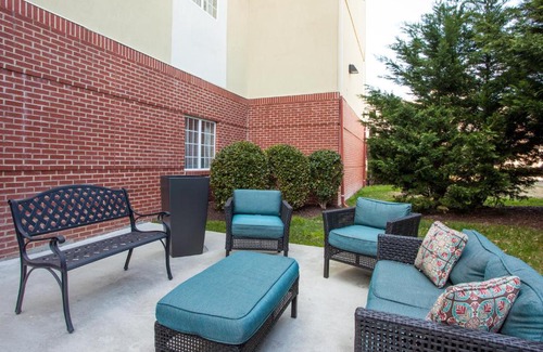 Northwest Hotel | Candlewood Suites Virginia Beach Town Center by IHG