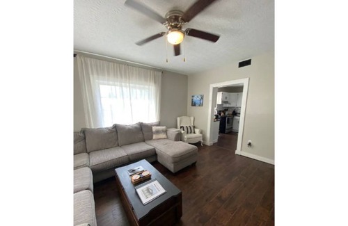 Salem Cabaña | Canton Cottage- Modern Farmhouse 2 Bedroom