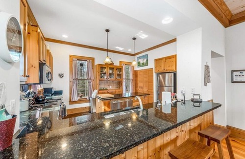 Mentone Cabaña | Canyon Hideaway Cottage - Secluded 2 Acres! Swing Bed & FP on Screened Porch