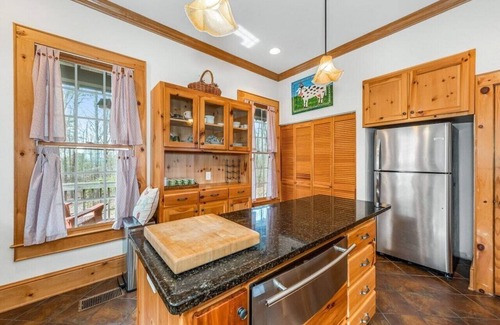 Mentone Cabaña | Canyon Hideaway Cottage - Secluded 2 Acres! Swing Bed & FP on Screened Porch