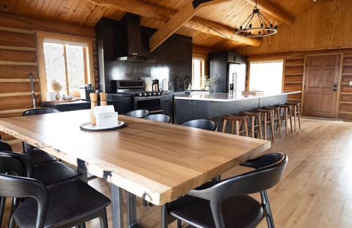 Moorcroft Cabina | Canyon Hideout at Devils Tower