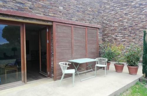 La Selva de Mar Casa | Cap de Creus : bungalow, jardin y vista al mar.