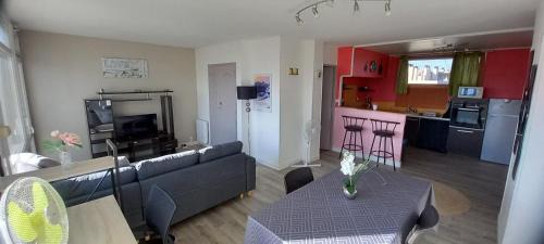 Tarbes Apartamento | Cap Sud - 53m2- VUE PYRENEES- HYPERCENTRE-WIFI FIBRE -Nouvelle literie