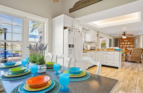 Fort Myers Apartamento | Frente al mar * Piscina * Kayaks * Bicicletas * Equipo de playa * Equipo de pesca * TV de 80 "* WiFi gratis * Costa