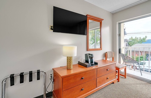 Rehoboth Beach Apartamento | Cape Suites Room 2 - Free Parking!