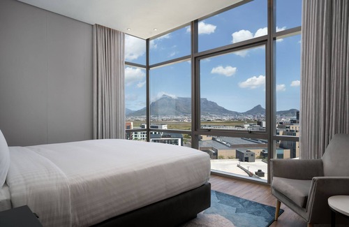 Century City Hotel | Cape Town Marriott Hotel Crystal Towers