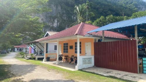 Baling Hotel | Capital O 91189 Chalet Asyuk Maju