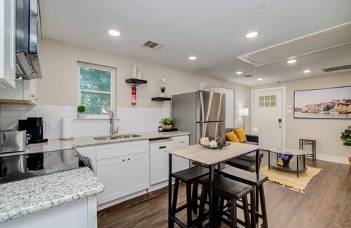 Greater East End Casa | Capitol Resort 3 separate 2 BD/1BA houses