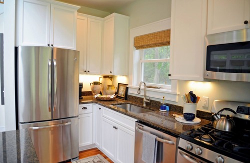 Johns Island Cabaña | Captain's Quarters Charming 2-bedroom cottage in superb Johns Island