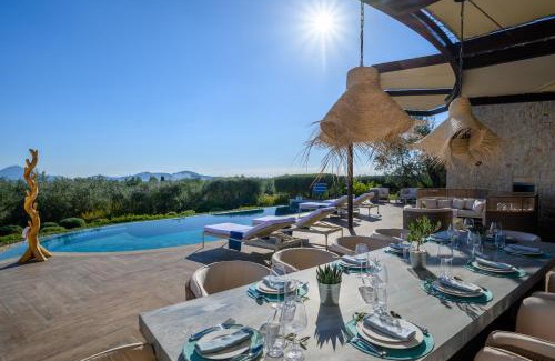 Tragana Villa | Captivating 5br pool villa close Navarino Golf