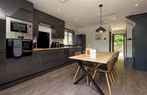 Looe Cabina | Cardinham Lodge (3 bedroom - max 6 occ) - VP8