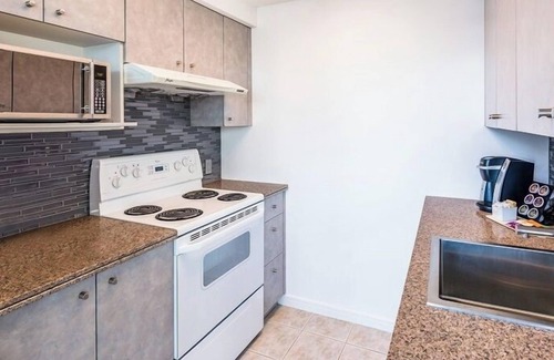 Downtown Vancouver Hotel | Carmana Hotel & Suites