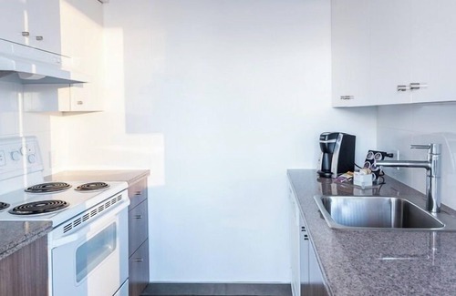 Downtown Vancouver Hotel | Carmana Hotel & Suites