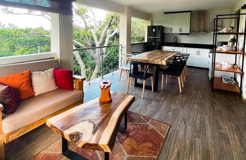 Coatepeque Cabaña | Casa 44 - Cozy and Modern 3BR with amazing views in the middle of the mountains.