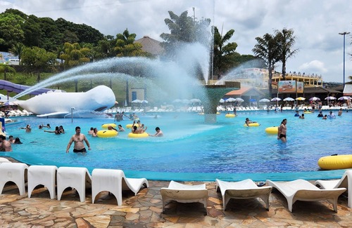 Aguas de Lindoia Cabaña | Casa Aconchegante em Aguas de Lindoia. Condomínio Fechado com Toda Segurança