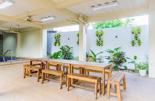Calapan Hotel | Casa Alberto Of Calapan Town Center