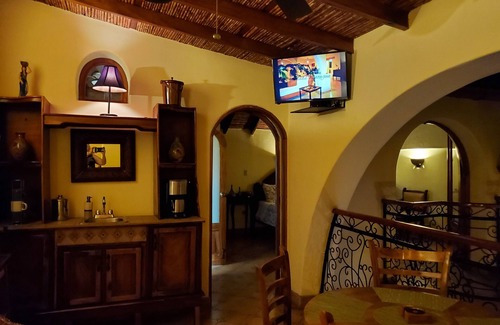 Granada Villa | Casa Anita -Beautiful / Cómodo 2 hab, 2 1/2 baño y piscina privada