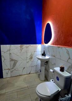 Puerto Barrios Apartamento | Casa azul con Generador electrico , Piscina y jacuzzi