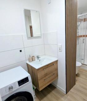 Dohma Apartamento | CASA BENJI Dohma - geräumige FeWo - Familien - Parkplatz - Waschmaschine