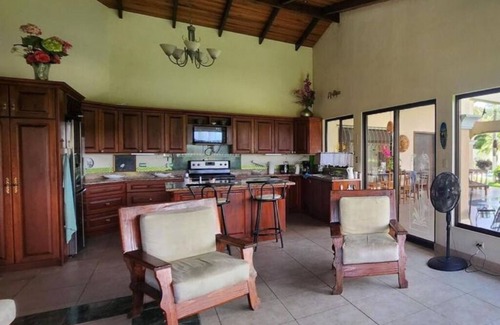 Mercedes Casa | Casa Colibrí – Tranquil Retreat Surrounded by Nature