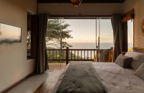 Ilheus Apartamento | Casa com 4 Suítes, Piscina e Churrasqueira