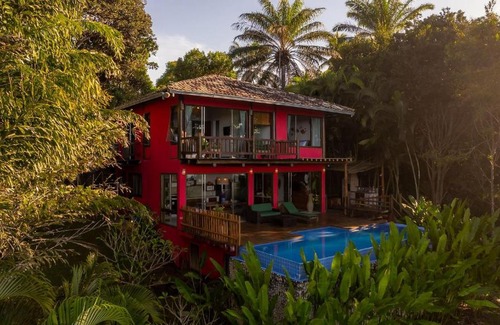 Ilheus Apartamento | Casa com 4 Suítes, Piscina e Churrasqueira