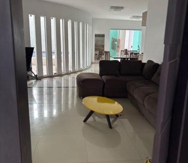 Curio-Utinga Casa | Casa com piscina e churrasqueira cop 30