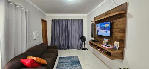 Maringa Villa | Casa confortável, com 3 quartos, bem localizada!