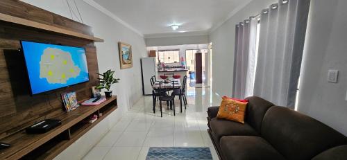 Maringa Villa | Casa confortável, com 3 quartos, bem localizada!