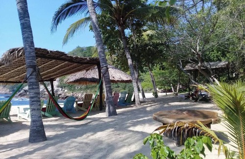 Arroyo Cruz Casa | Casa Contrada: Secluded Beach House in Oaxaca with Private Beach