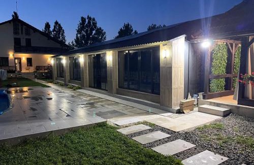 Dumbravita Casa | Casa cu Flori Maramures