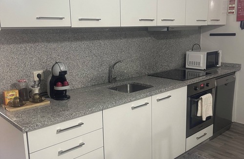 Alijo Casa | Casa da Burra- Alto Douro Vinhateiro, Casa em pedra alia a tradição ao conforto.